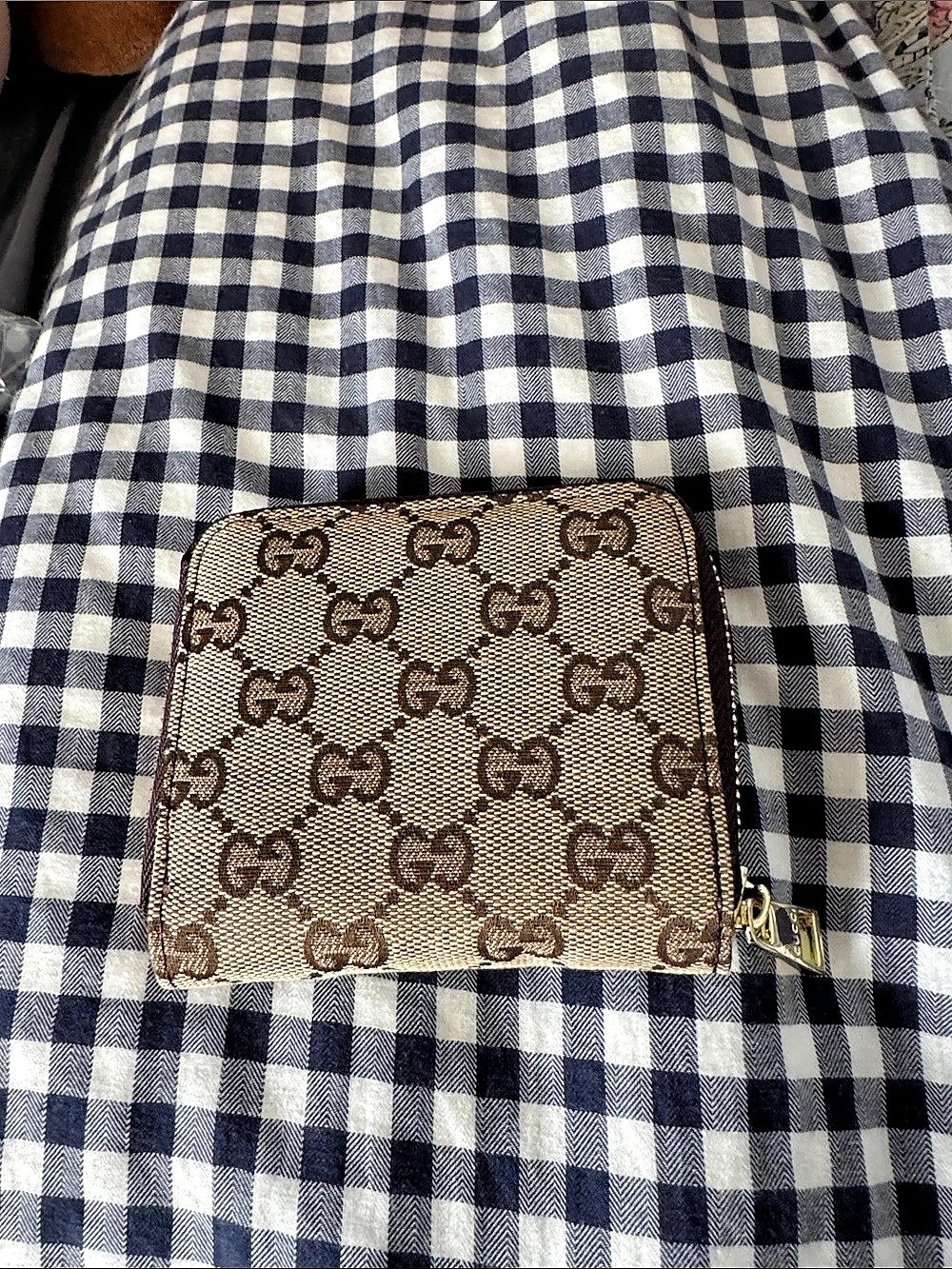 Gucci GG Supreme Canvas Zip Around Wallet Brown & Black